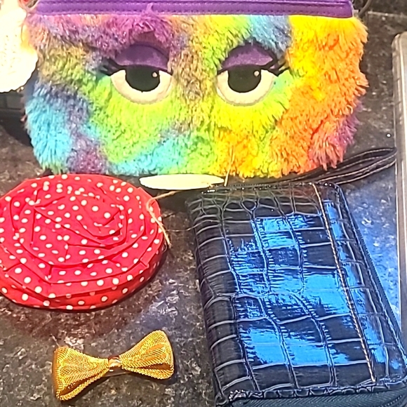 Bundle - Picture 12 of 12